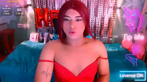 Snapshot of emili_roux chatting on February 15, 12:22 pm Emili roux online show from February 15, 12:22 pm