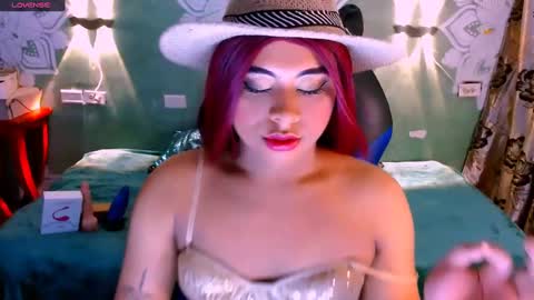 Snapshot of emili_roux chatting on March 4, 1:17 pm Emili roux online show from March 4, 1:17 pm
