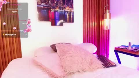 Snapshot of emily_vaughan chatting on September 14, 7:24 am Emily. online show from September 14, 7:24 am