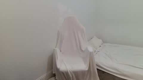 Emily Fox online show from December 2, 5:10 am