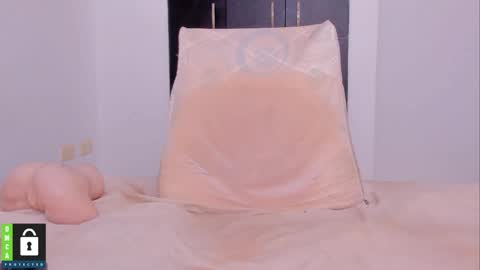 Snapshot of emilymichaels chatting on October 2, 7:57 pm Emily Michaels online show from October 2, 7:57 pm
