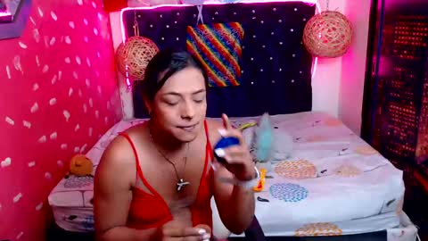 Snapshot of emilytssweet chatting on January 14, 1:49 pm Emily online show from January 14, 1:49 pm