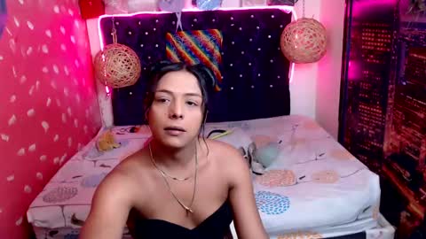 Snapshot of emilytssweet chatting on January 20, 2:57 pm Emily online show from January 20, 2:57 pm