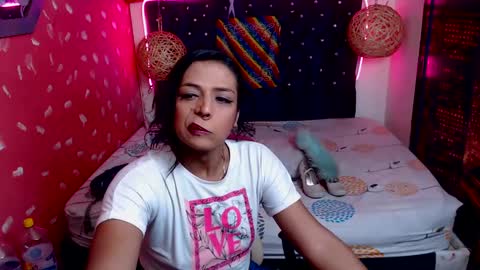 Snapshot of emilytssweet chatting on January 22, 11:53 pm Emily online show from January 22, 11:53 pm