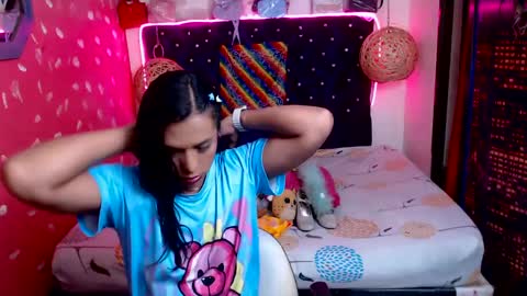 Snapshot of emilytssweet chatting on February 4, 5:12 pm Emily online show from February 4, 5:12 pm