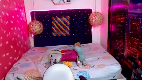 Snapshot of emilytssweet chatting on February 15, 1:16 pm Emily online show from February 15, 1:16 pm
