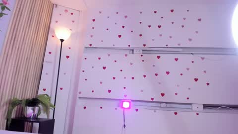 Snapshot of emmaclark_1 chatting on September 29, 9:36 pm emmaclark_1 online show from September 29, 9:36 pm