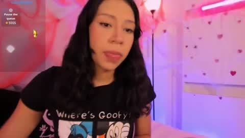 Snapshot of emmaclark_1 chatting on October 2, 8:41 pm emmaclark_1 online show from October 2, 8:41 pm
