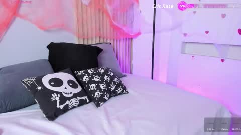 Snapshot of emmaclark_1 chatting on October 4, 9:26 pm emmaclark_1 online show from October 4, 9:26 pm