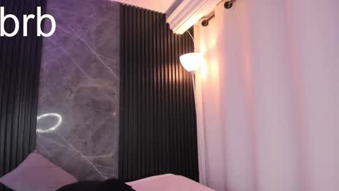 emmaclark_1 online show from November 27, 10:55 pm