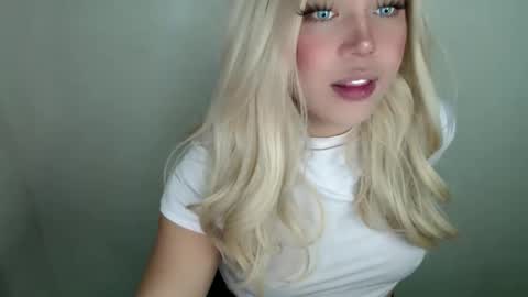 YourDreamGirl Emma  online show from October 14, 11:55 am