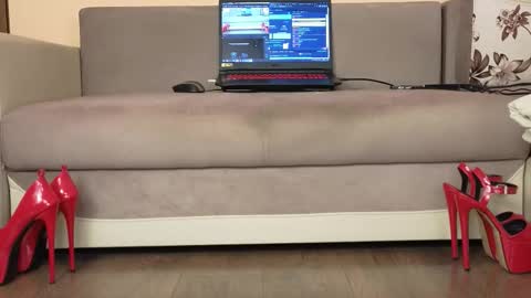 Empress Sara  online show from October 11, 4:20 pm