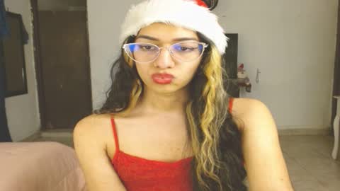 Snapshot of engiel_phoenix chatting on December 7, 10:12 pm Engiel phoenix instagram engiel 13 online show from December 7, 10:12 pm