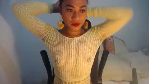 Snapshot of erika_madrigal chatting on December 23, 11:49 pm erika_madrigal online show from December 23, 11:49 pm