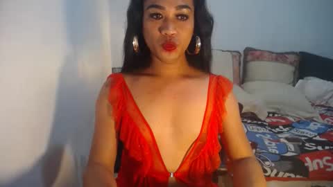 Snapshot of erika_madrigal chatting on January 12, 6:28 am erika_madrigal online show from January 12, 6:28 am