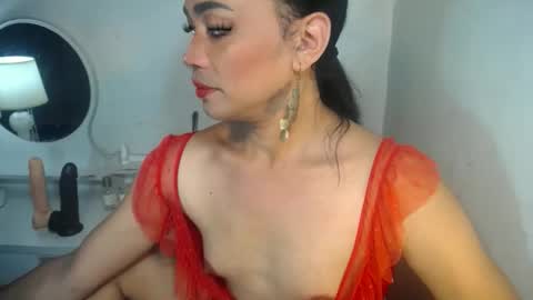 Snapshot of erika_madrigal chatting on September 22, 8:47 pm erika_madrigal online show from September 22, 8:47 pm