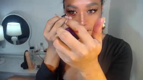 Snapshot of erika_madrigal chatting on September 24, 9:54 pm erika_madrigal online show from September 24, 9:54 pm