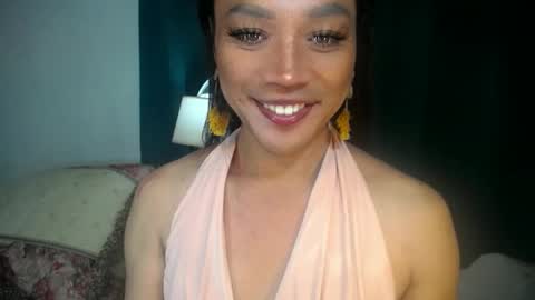 Snapshot of erika_madrigal chatting on October 5, 7:35 pm erika_madrigal online show from October 5, 7:35 pm