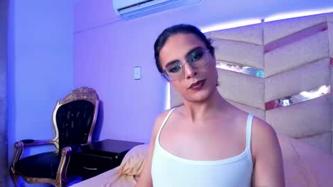 Snapshot of eterea_blow chatting on February 19, 2:33 am Eterea online show from February 19, 2:33 am
