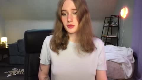 Snapshot of eviecam chatting on February 7, 5:41 am Evie3 online show from February 7, 5:41 am