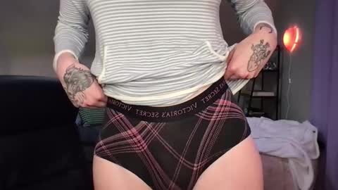 Snapshot of eviecam chatting on February 7, 11:55 pm Evie3 online show from February 7, 11:55 pm