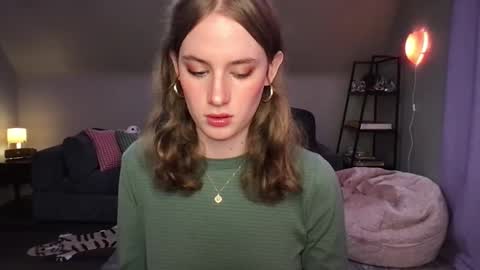 Snapshot of eviecam chatting on February 18, 9:31 pm Evie3 online show from February 18, 9:31 pm