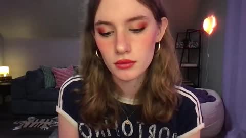 Snapshot of eviecam chatting on March 1, 11:37 pm Evie3 online show from March 1, 11:37 pm