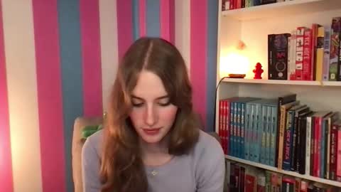 Snapshot of eviecam chatting on October 14, 7:42 am Evie3 online show from October 14, 7:42 am