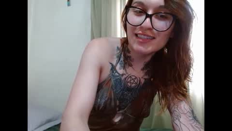 Snapshot of exolizzz66 chatting on December 27, 5:48 pm Exolizz online show from December 27, 5:48 pm