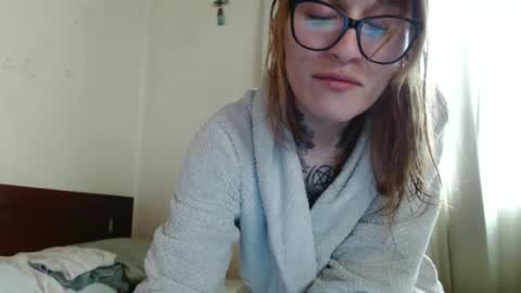 Snapshot of exolizzz66 chatting on January 2, 3:29 pm Exolizz online show from January 2, 3:29 pm