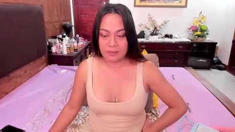 Snapshot of exotic_angel69 chatting on February 23, 10:49 am voloptous mommy angel online show from February 23, 10:49 am