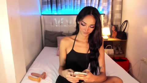 Snapshot of faelore_ chatting on January 14, 3:15 pm faelore online show from January 14, 3:15 pm