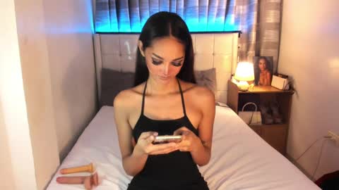 Snapshot of faelore_ chatting on January 18, 5:42 pm faelore online show from January 18, 5:42 pm