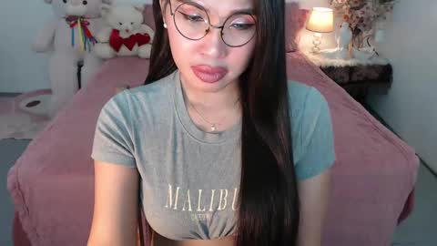 Layla online show from January 13, 4:28 am
