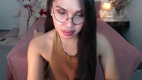 Layla online show from January 27, 3:39 pm