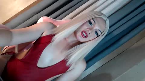 DANIELLA - DONT FORGET TO GIVE ME A THUMBSU UP online show from December 19, 12:32 pm