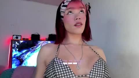 fem_boy6 online show from March 4, 5:32 am