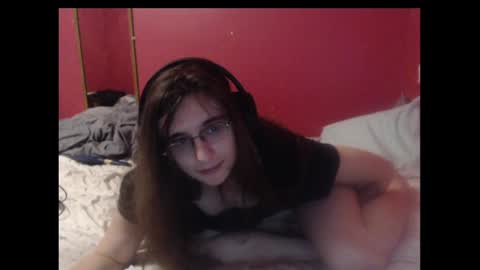 Snapshot of femboyfurfag chatting on December 18, 12:40 pm jamie online show from December 18, 12:40 pm