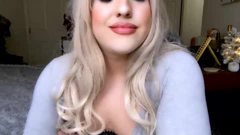 Snapshot of femgirl99 chatting on December 16, 8:26 pm this is justice tricia a bigelow. she was fucking my husband tom girardi online show from December 16, 8:26 pm