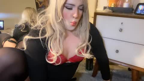 Snapshot of femgirl99 chatting on January 25, 8:10 am this is justice tricia a bigelow. she was fucking my husband tom girardi online show from January 25, 8:10 am
