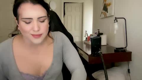 Snapshot of femgirl99 chatting on February 4, 8:59 pm this is justice tricia a bigelow. she was fucking my husband tom girardi online show from February 4, 8:59 pm