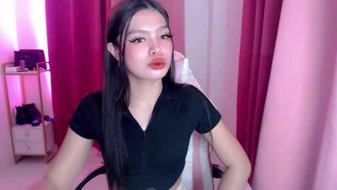 Snapshot of finest_drieax chatting on September 19, 4:24 pm finest_drieax online show from September 19, 4:24 pm