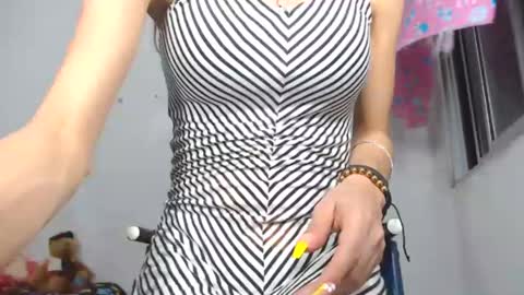 Snapshot of flacats23cm chatting on February 10, 12:52 am flats23cm online show from February 10, 12:52 am