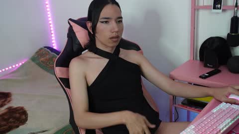 Snapshot of flaream_angel chatting on December 2, 5:10 pm Alexa online show from December 2, 5:10 pm