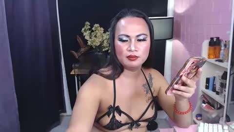 Snapshot of flirtangel93 chatting on February 19, 5:38 pm Angel online show from February 19, 5:38 pm
