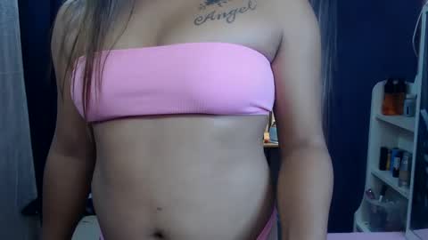 Snapshot of flirtangel93 chatting on March 5, 6:28 pm Angel online show from March 5, 6:28 pm