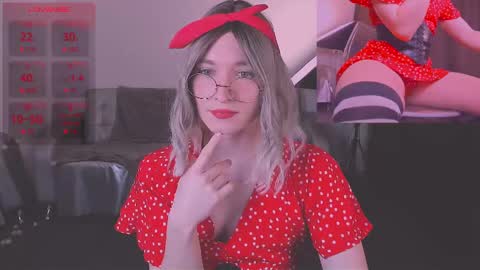 Snapshot of foxy_jpg chatting on January 27, 8:39 pm Sue online show from January 27, 8:39 pm