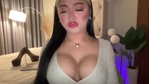 Snapshot of foxyluscious chatting on January 1, 4:29 pm Ms Celeste Anne online show from January 1, 4:29 pm