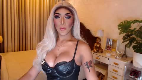 Snapshot of freakymariaxxxx chatting on February 21, 1:44 am Maria online show from February 21, 1:44 am