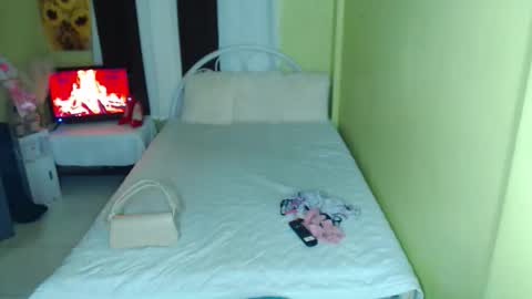 Snapshot of freakyzaecummerxxx chatting on September 23, 2:50 am Freakyzae online show from September 23, 2:50 am